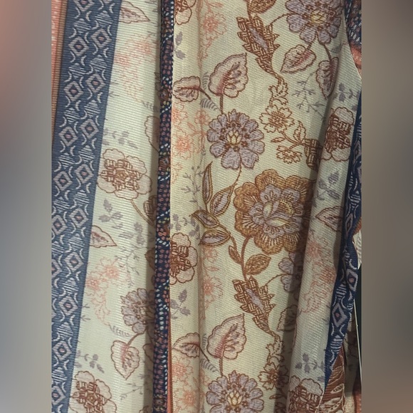 NWT. Woman’s CURE. mesh Kimono in a red / tan floral pattern. Size L. - Picture 11 of 16